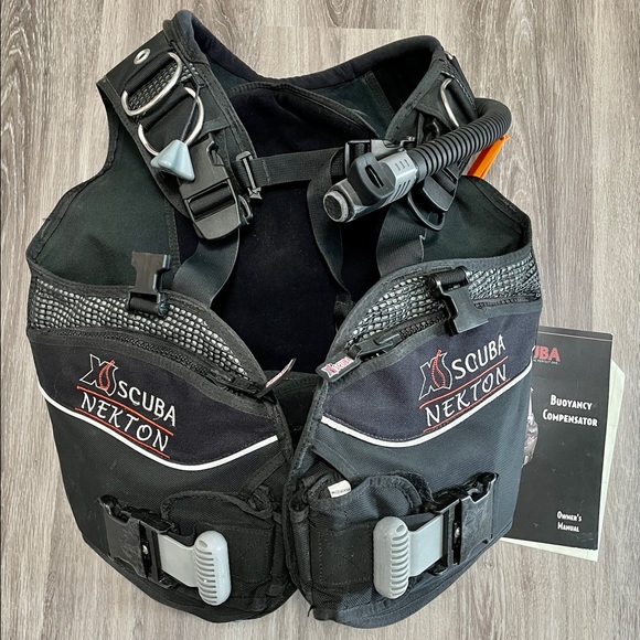 Nekton by XS Scuba Buoyancy Compensator Jacket BC Weight-Integrated Unisex Small - Picture 1 of 11